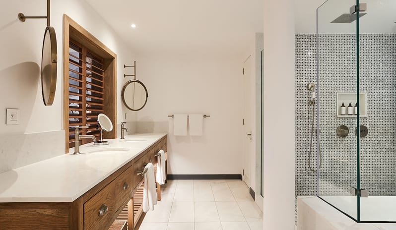 Senior Suite Bathroom